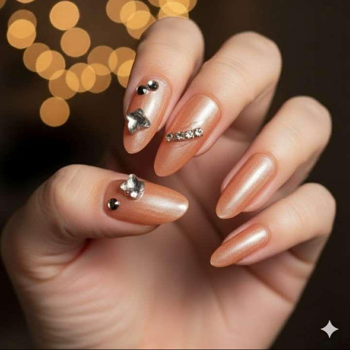 Golden Glow Luxe Press-On Nails by Aznik Aesthetics ✨