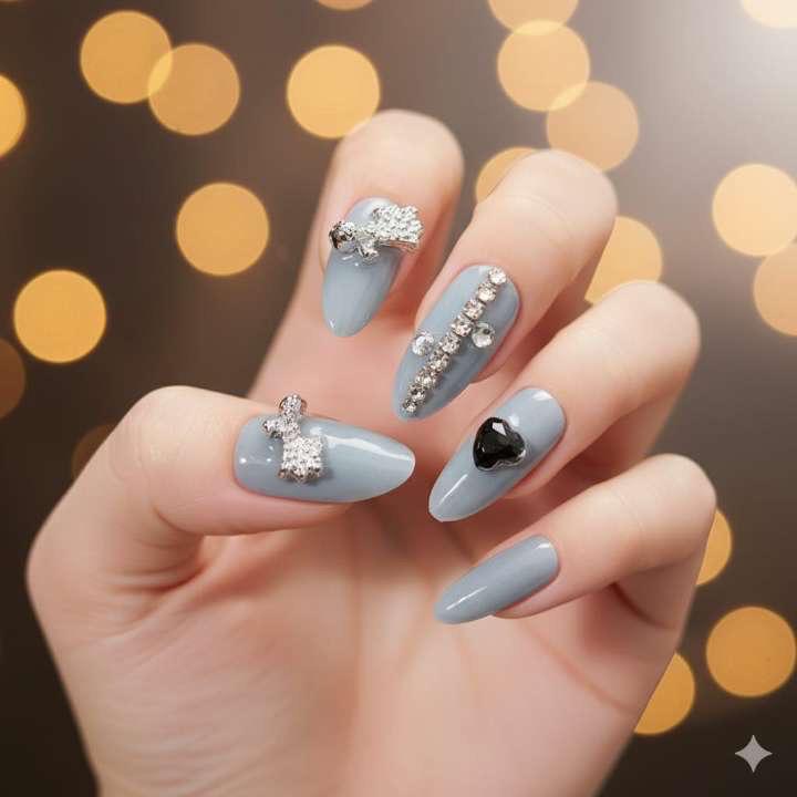 Grey Envy Press-On Nails by Aznik Aesthetics 💎